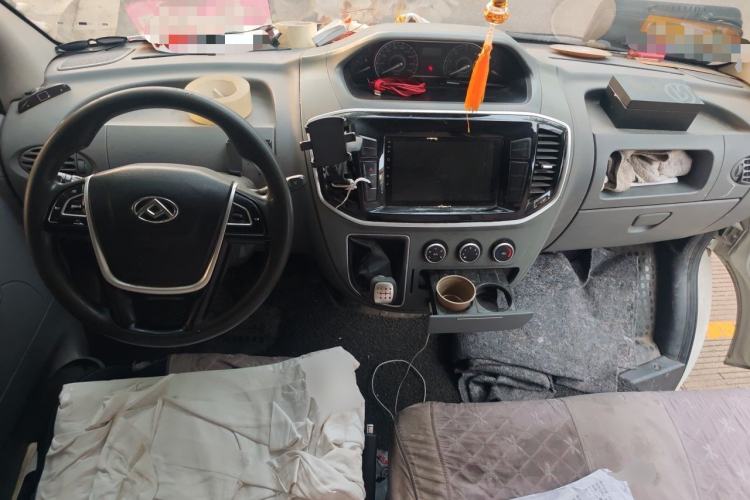 Used SAIC MAXUS Xintu V80 2019 2.5T Classic Edition 6-Speed Manual – Aoyuntong Modified Version Short Wheelbase Mid-Height Roof 5/6 Seats Center Console