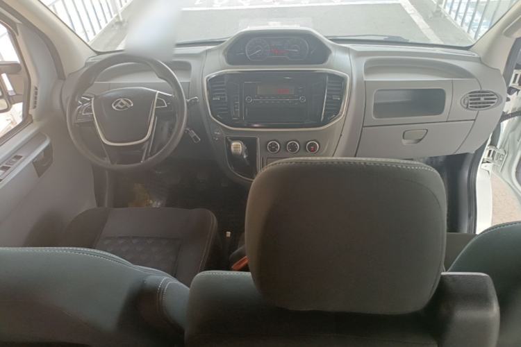 Used SAIC MAXUS Xintu V80 2019 2.5T Classic Edition 6-Speed Manual – Aoyuntong Short Wheelbase Mid-Height Design 5/6 Seats Center Console