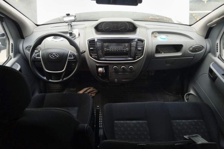 Used SAIC MAXUS Xintu V80 2019 2.5T Classic Version 6-Speed Manual – Aoyuntong Modified Long Wheelbase Mid-Height 7-Seater Center Console