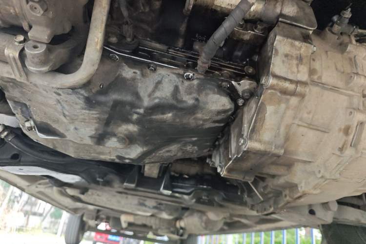 Used SAIC MAXUS Xintu V80 2019 2.0T Plus 6-speed Manual – Aotong Long Wheelbase Mid-Height 7-Seater Chassis Front