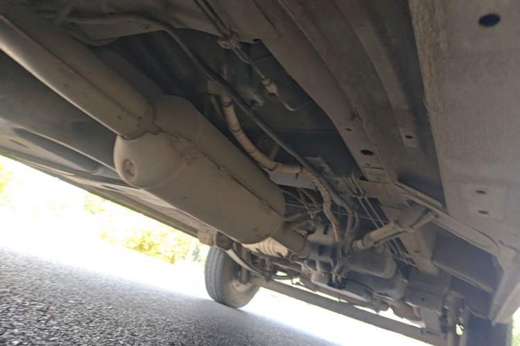 Used SAIC MAXUS Xintu V80  Chassis Front Left