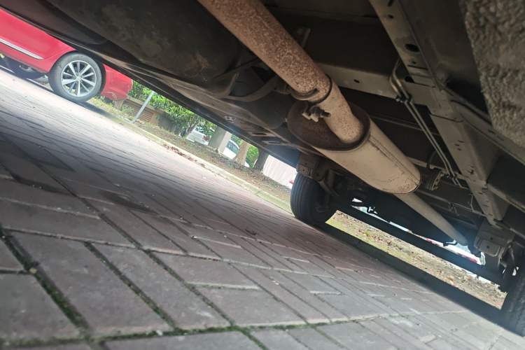 Used SAIC MAXUS Xintu V80 2019 2.5T Classic Version 6-Speed Manual – Aoyuntong Modified Long Wheelbase Mid-Height 7-Seater Chassis Front Left