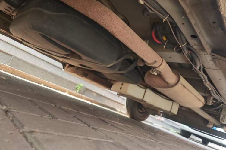 Used SAIC MAXUS Xintu V80  Chassis Front Left
