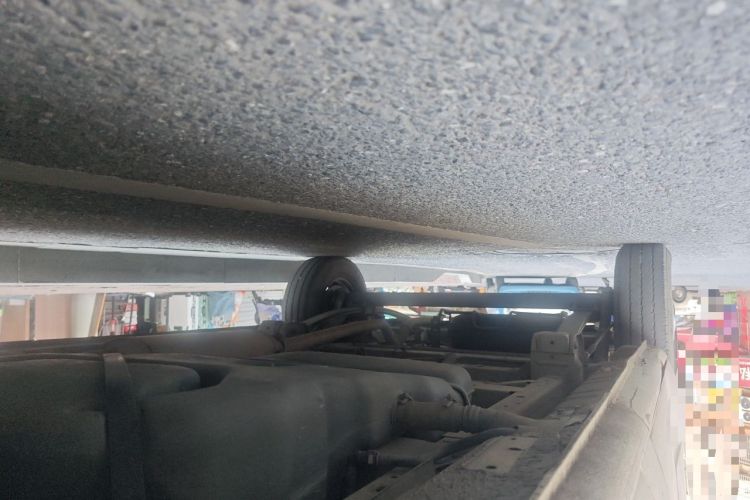 Used SAIC MAXUS Xintu V80 2019 2.5T Classic 6-Speed Manual Van Short Wheelbase Mid-Roof 6-Seater Chassis Front Right