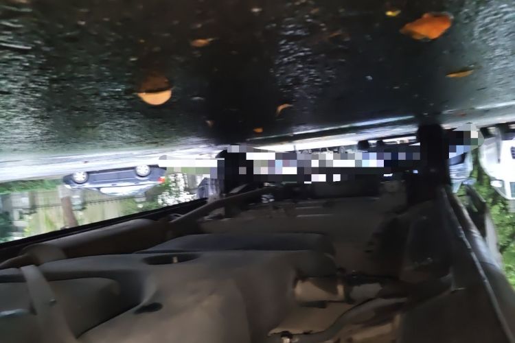 Used SAIC MAXUS Xintu V80 2019 2.5T Classic Model 6-Speed Manual Aotong Long Wheelbase Mid-Height 7-Seater Chassis Front Right