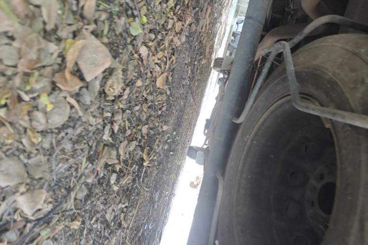 Used SAIC MAXUS Xintu V80 2019 2.5T Classic Version 6-Speed Manual – Aoyuntong Modified Long Wheelbase Mid-Height 7-Seater Chassis Rear
