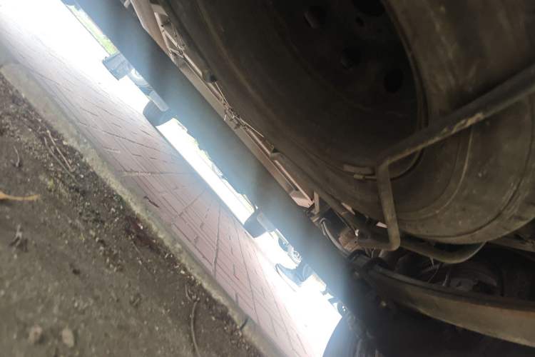 Used SAIC MAXUS Xintu V80 2019 2.5T Classic Version 6-Speed Manual – Aoyuntong Modified Long Wheelbase Mid-Height 7-Seater Chassis Rear