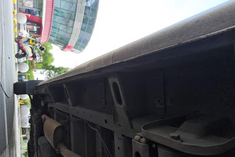 Used SAIC MAXUS Xintu V80 2019 2.5T Classic Version 6-Speed Manual – Aoyuntong Modified Long Wheelbase Mid-Height 7-Seater Chassis Rear Left