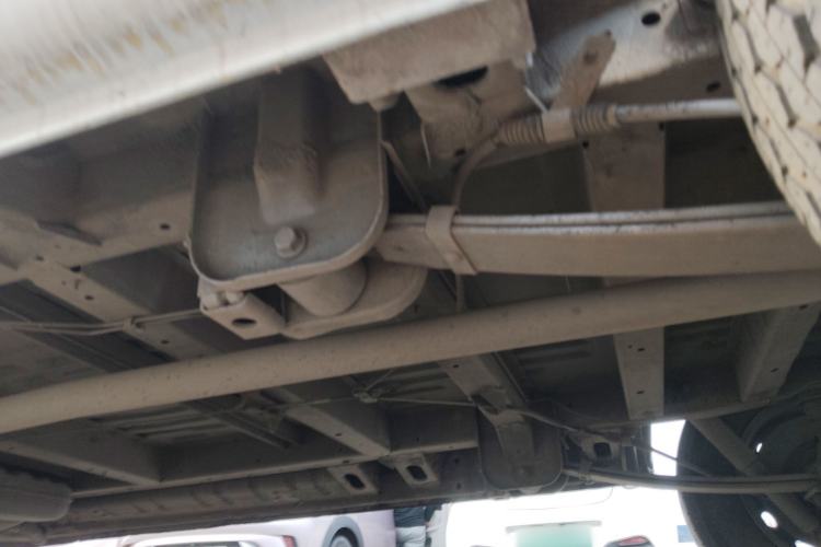 Used SAIC MAXUS Xintu V80  Chassis Rear Left