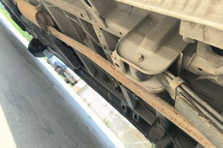 Used SAIC MAXUS Xintu V80 2019 2.5T Classic Version 6-Speed Manual – Aoyuntong Modified Long Wheelbase Mid-Height 7-Seater Chassis Rear Left