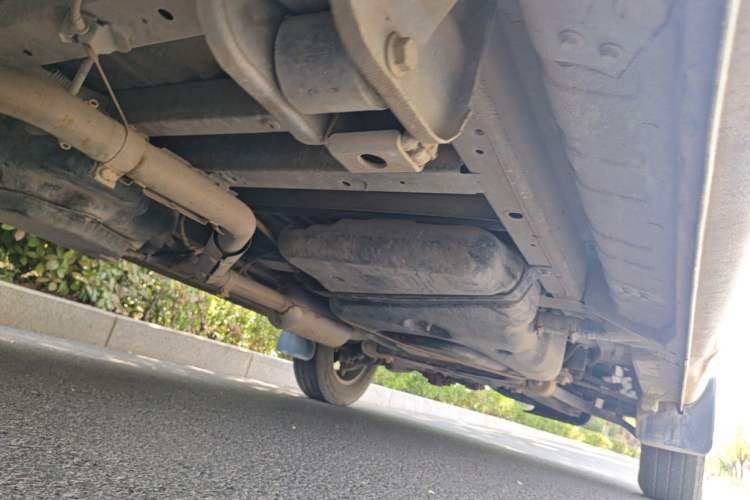 Used SAIC MAXUS Xintu V80  Chassis Rear Right