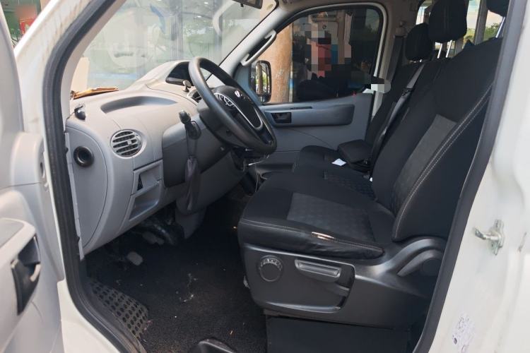 Used SAIC MAXUS Xintu V80 2019 2.5T Classic Edition 6-Speed Manual – Aoyuntong Short Wheelbase Mid-Height Design 5/6 Seats Driver Seat
