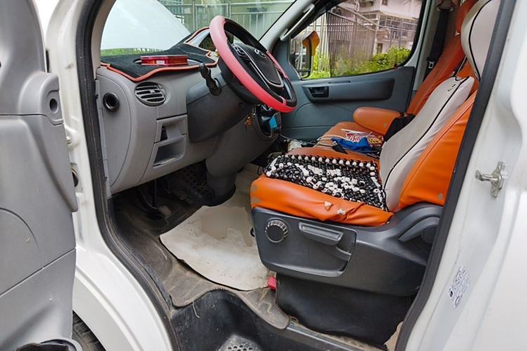 Used SAIC MAXUS Xintu V80  Driver Seat