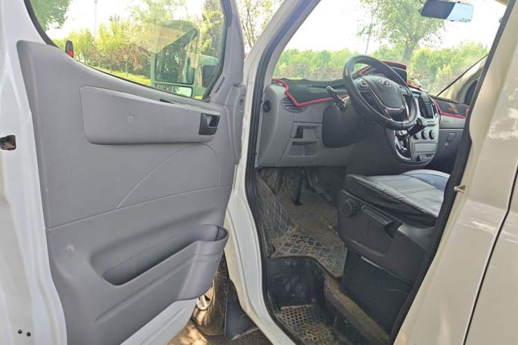 Used SAIC MAXUS Xintu V80  Driver Seat