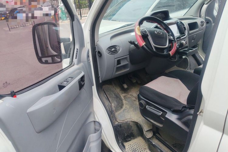 Used SAIC MAXUS Xintu V80 2019 2.0T Plus 6-Speed Manual – Aoyuntong Short Wheelbase Ultra-Low Roof 5/6-Seater Driver Seat
