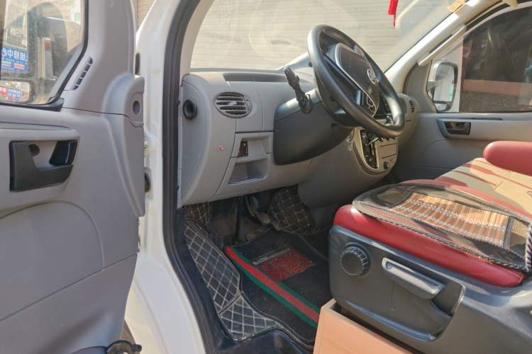 Used SAIC MAXUS Xintu V80  Driver Seat