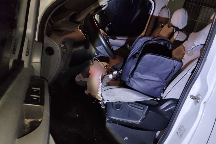Used SAIC MAXUS Xintu V80 2019 2.0T Plus AMT Aoyuntong Long Wheelbase Mid-Roof 7-Seater Driver Seat
