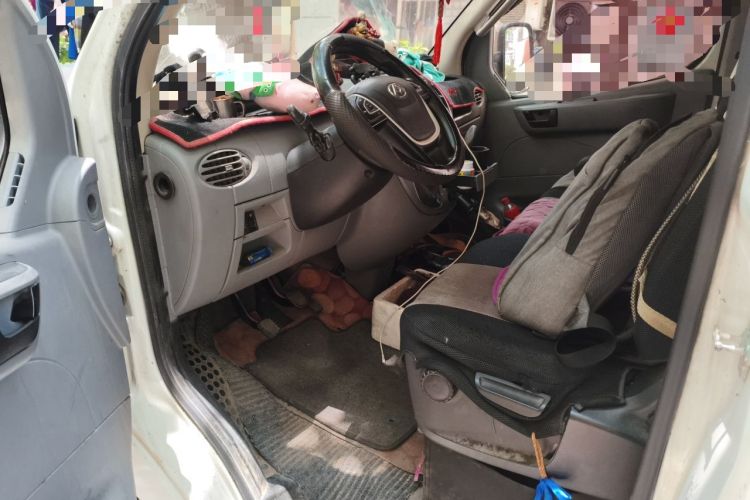 Used SAIC MAXUS Xintu V80 2019 2.5T Classic Model 6-Speed Manual – Aoyuntong Short Wheelbase Ultra-Low Roof 5/6 Seats Driver Seat