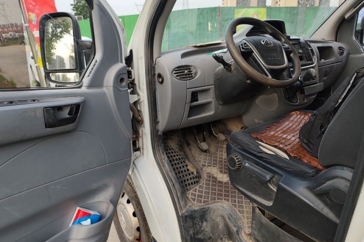 Used SAIC MAXUS Xintu V80 2019 2.0T Plus 6-speed Manual – Aotong Long Wheelbase Mid-Height 7-Seater Driver Seat
