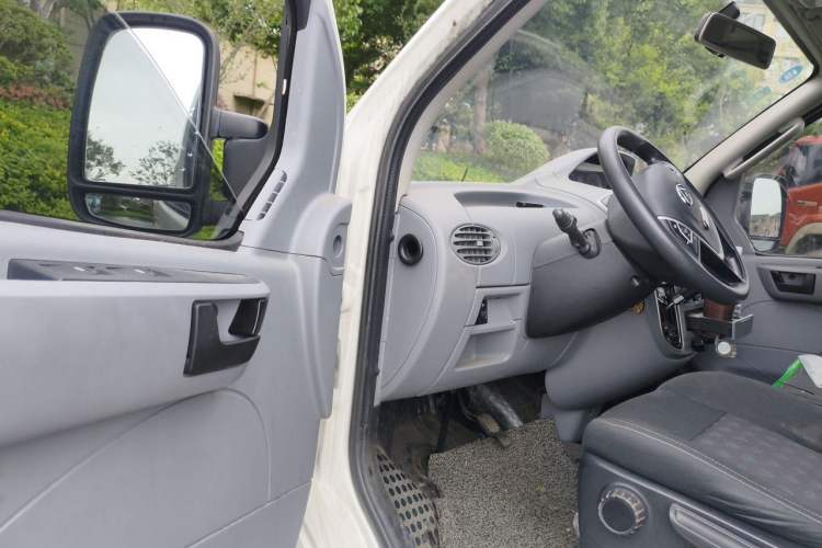 Used SAIC MAXUS Xintu V80  Driver Seat