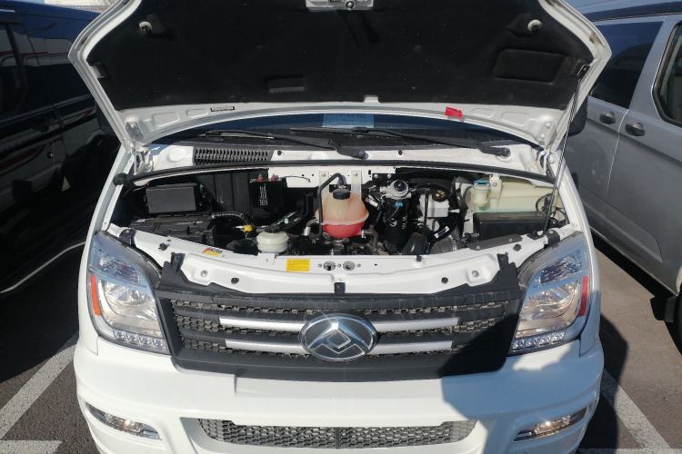 Used SAIC MAXUS Xintu V80 2019 2.5T Classic Model AMT Aoyuntong Long Wheelbase High-Roof 7-Seater Engine Bay
