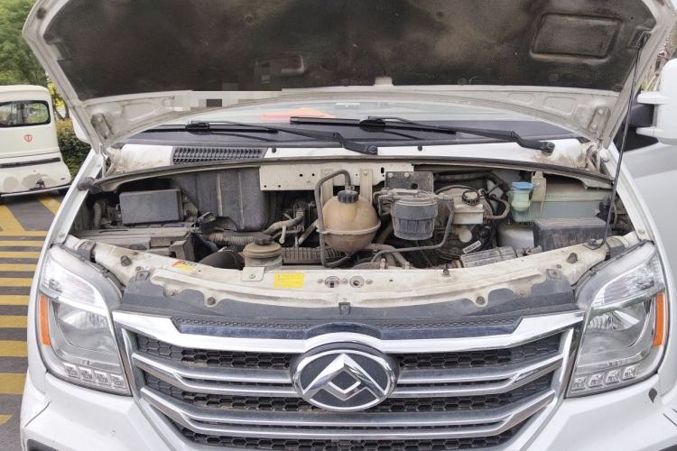 Used SAIC MAXUS Xintu V80  Engine Bay