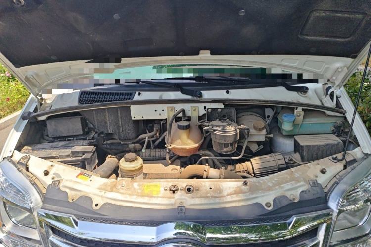 Used SAIC MAXUS Xintu V80  Engine Bay