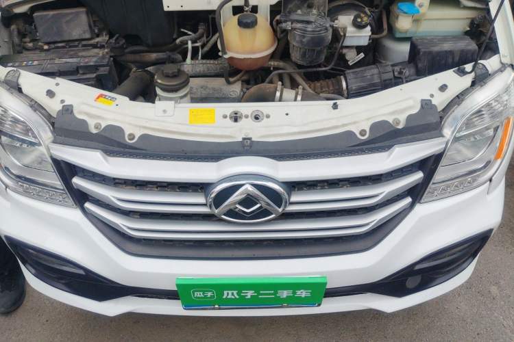 Used SAIC MAXUS Xintu V80 2019 2.0T Plus 6-Speed Manual – Aoyuntong Short Wheelbase Ultra-Low Roof 5/6-Seater Engine Bay