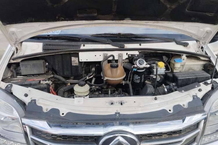 Used SAIC MAXUS Xintu V80  Engine Bay