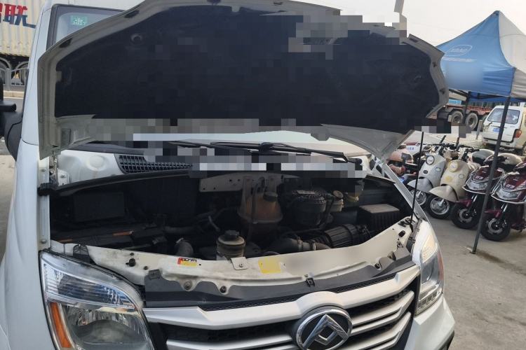 Used SAIC MAXUS Xintu V80 2019 2.0T Plus AMT Aoyuntong Short Wheelbase Mid-Roof 5/6-Seater Engine Bay