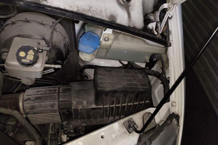 Used SAIC MAXUS Xintu V80 2019 2.0T Plus AMT Aoyuntong Long Wheelbase Mid-Roof 7-Seater Engine Bay Left