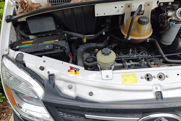 Used SAIC MAXUS Xintu V80  Engine Bay Right