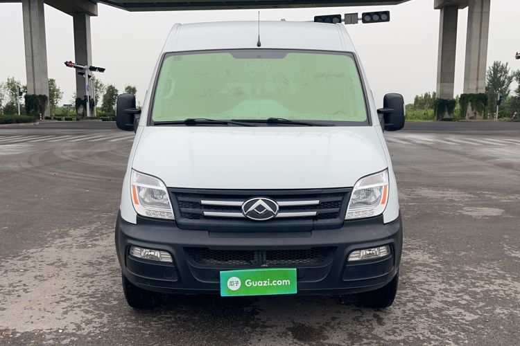 Used SAIC MAXUS Xintu V80 2019 2.5T Classic Version 6-Speed Manual Extended Wheelbase Mid-Roof Design 9-Seater Exterior 1
