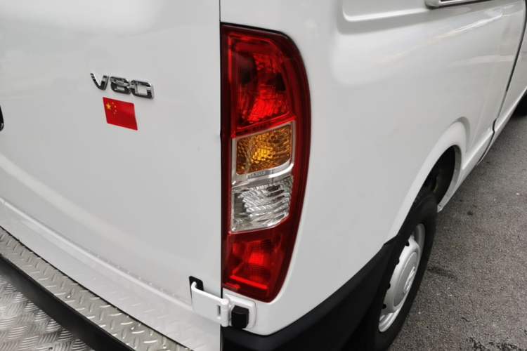 Used SAIC MAXUS Xintu V80 2019 2.5T Classic Version 6-Speed Manual – Aoyuntong Modified Long Wheelbase Mid-Height 7-Seater Exterior 3