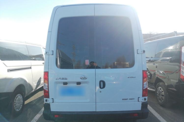 Used SAIC MAXUS Xintu V80 2019 2.5T Classic Model AMT Aoyuntong Long Wheelbase High-Roof 7-Seater Exterior 4
