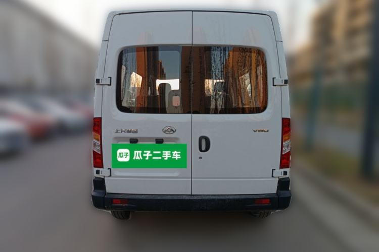 Used SAIC MAXUS Xintu V80 2019 2.5T Classic 6-Speed Manual Van Short Wheelbase Mid-Roof 6-Seater Exterior 4