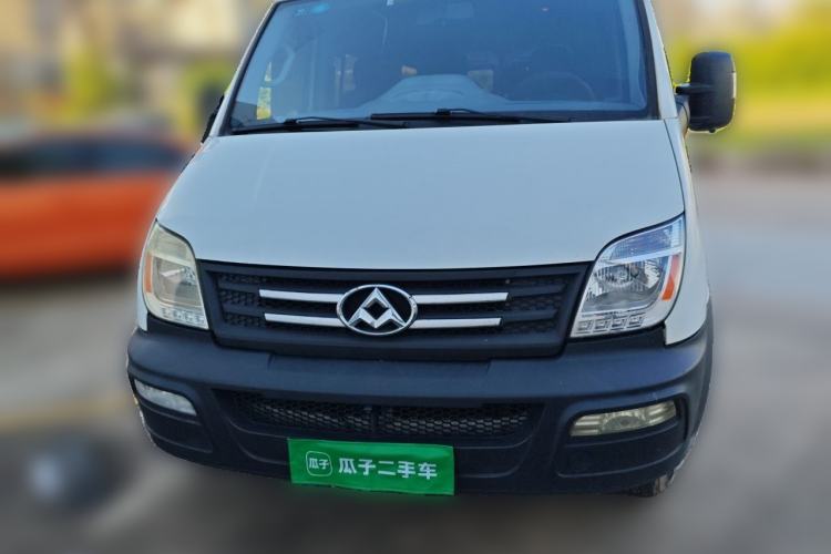 Used SAIC MAXUS Xintu V80 2019 2.5T Classic Model AMT Aoyuntong Long Wheelbase Mid-Roof 7-Seater Front