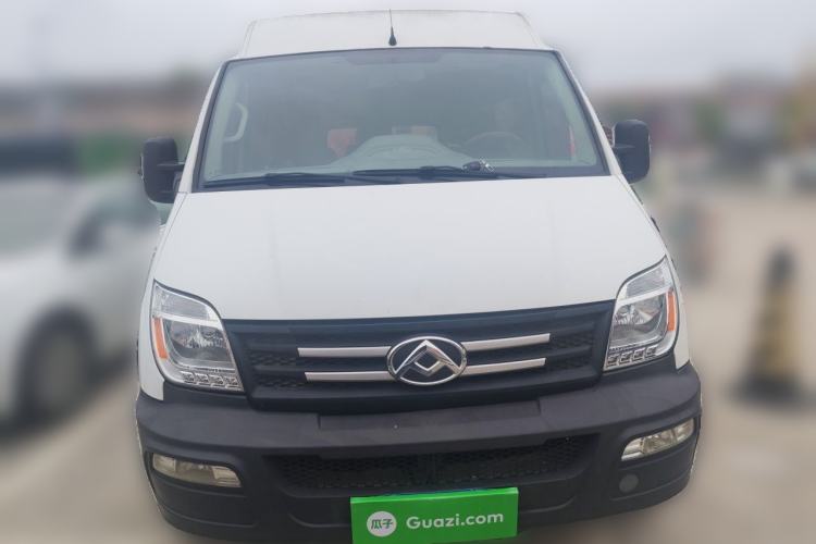 Used SAIC MAXUS Xintu V80 2019 2.5T Classic Model 6-Speed Manual Aotong Long Wheelbase Mid-Height 7-Seater Front