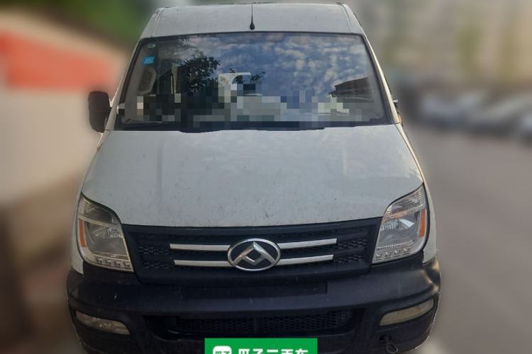 Used SAIC MAXUS Xintu V80 2019 2.5T Classic 6-Speed Manual Van Short Wheelbase Mid-Roof Design 2/3 Seats Front