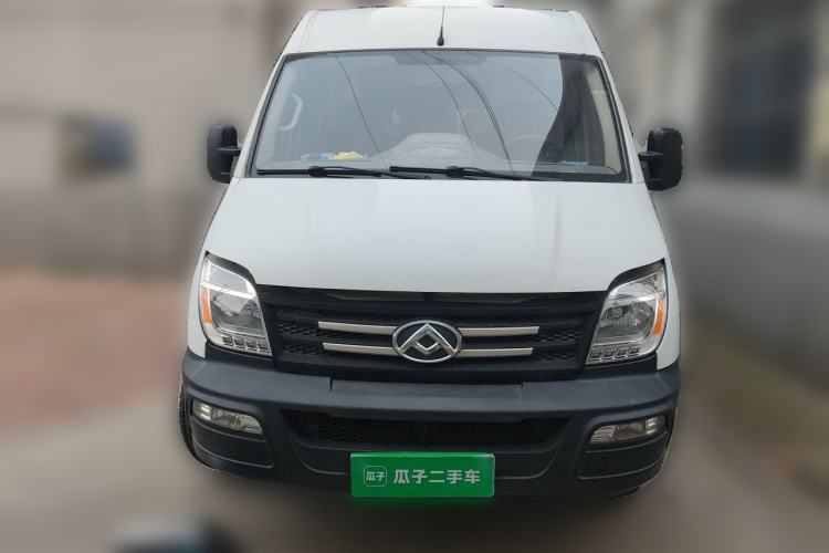 Used SAIC MAXUS Xintu V80 2019 2.5T Classic Model 6-Speed Manual Aotong Long Wheelbase Mid-Height 7-Seater Front