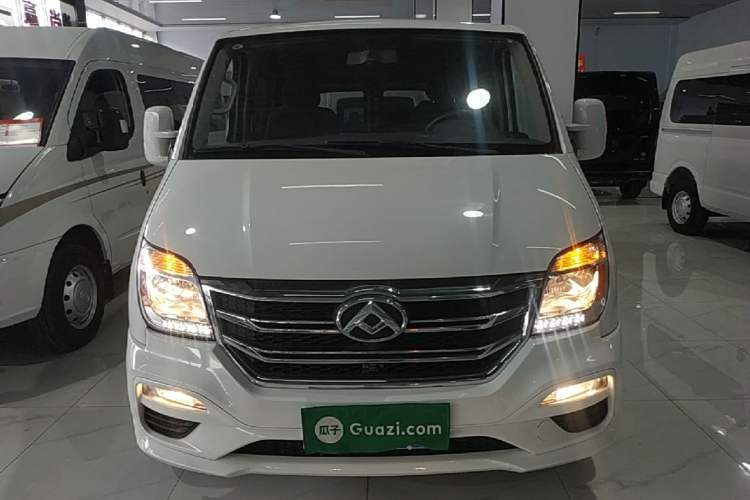 Used SAIC MAXUS Xintu V80 2019 2.0T Plus AMT Aoyuntong Short Wheelbase Ultra-Low Roof 5/6-Seater Front