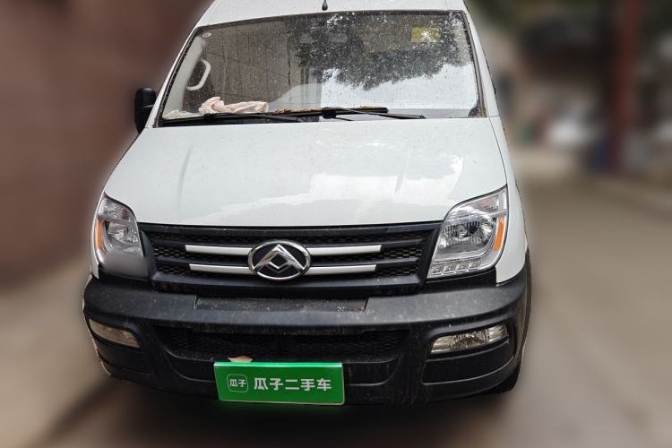Used SAIC MAXUS Xintu V80 2019 2.5T Classic Model 6-Speed Manual Aotong Long Wheelbase Mid-Height 7-Seater Front