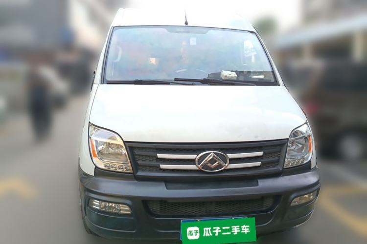Used SAIC MAXUS Xintu V80 2019 2.5T Classic Model 6-Speed Manual Aotong Long Wheelbase Mid-Height 7-Seater Front