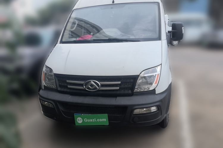 Used SAIC MAXUS Xintu V80 2019 2.5T Classic Model 6-Speed Manual Aotong Long Wheelbase Mid-Height 7-Seater Front