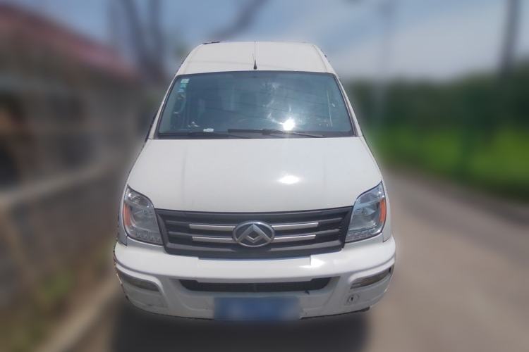 Used SAIC MAXUS Xintu V80 2019 2.0T Plus 6-Speed Manual Van Long Wheelbase Mid-Roof Design 2-3 Seater Front