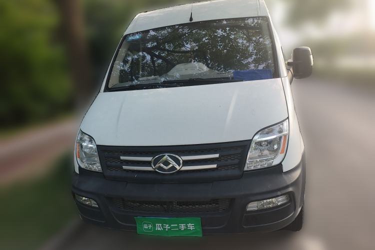 Used SAIC MAXUS Xintu V80 2019 2.5T Classic Edition 6-Speed Manual – Aoyuntong Modified Version Short Wheelbase Mid-Height Roof 5/6 Seats Front