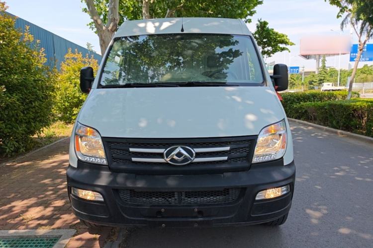 Used SAIC MAXUS Xintu V80 2019 2.5T Classic 6-Speed Manual Van Short Wheelbase Mid-Roof Design 2/3 Seats Front