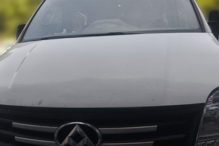 Used SAIC MAXUS Xintu V80 2019 2.5T Classic Model AMT Aoyuntong Short Wheelbase Ultra-Low Roof 5/6-Seater Front