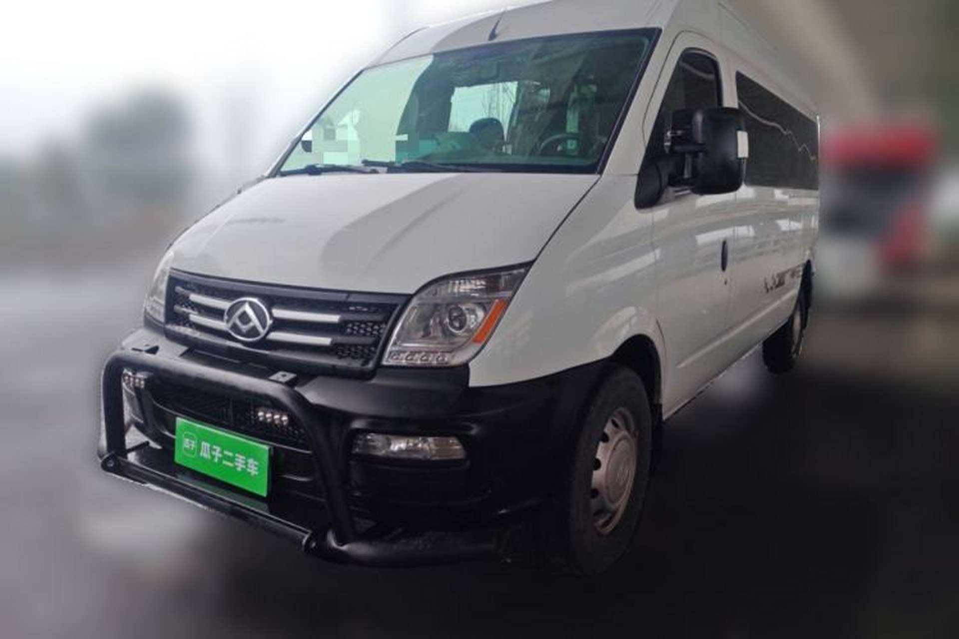 Used SAIC MAXUS Xintu V80 2019 2.5T Classic Version 6-Speed Manual – Aoyuntong Modified Long Wheelbase Mid-Height 7-Seater Front Left 45 Deg