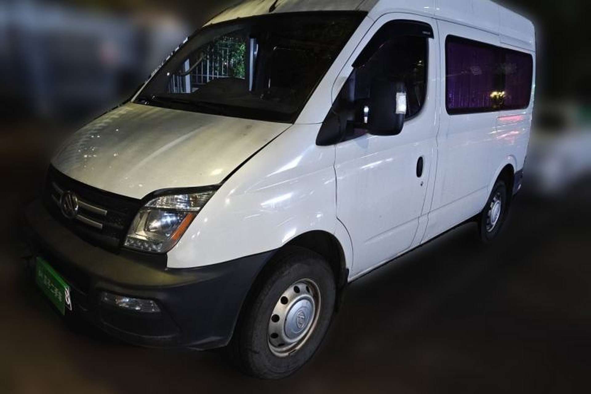 Used SAIC MAXUS Xintu V80 2019 2.5T Classic AMT Aoyuntong Short Wheelbase Mid-Roof 5/6-Seater Front Left 45 Deg